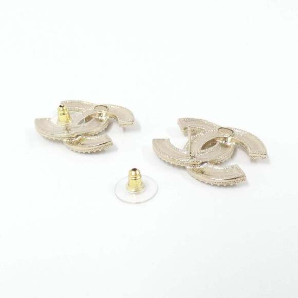 CHANEL Pink Earrings - Picture 3 of 3